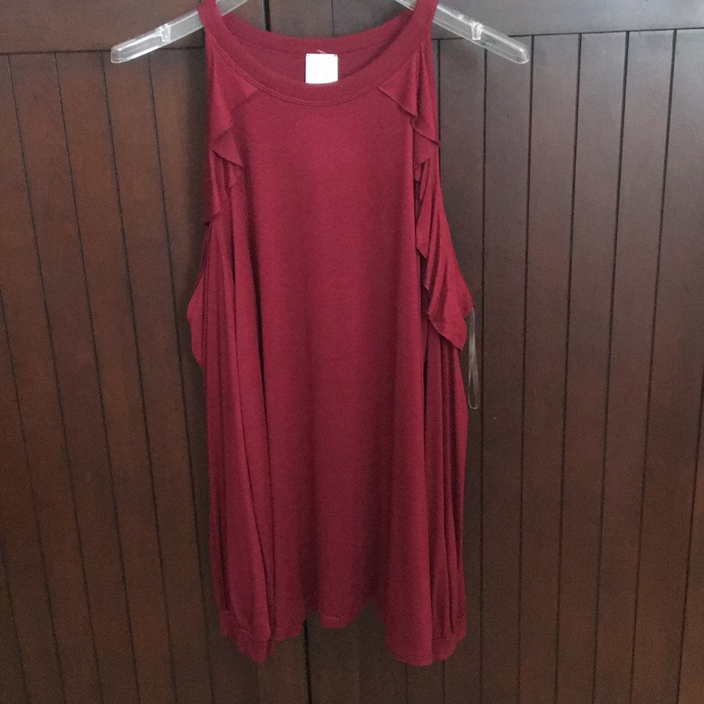 Cute burgundy top for fall